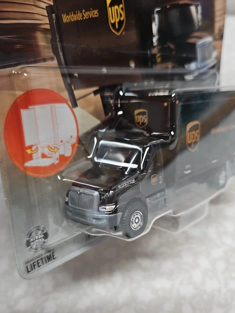 Matchbox UPS Worldwide Services Working Rigs International Durastar Box Truck
